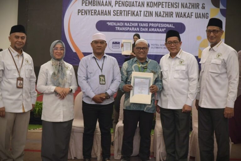 Resmi! Badan Wakaf Indonesia Gelar Pembinaan dan Penyerahan Sertifikat Nazhir Wakaf Uang di Bekasi